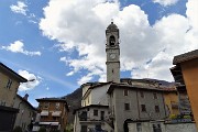 08 Partenza dalla piazzetta  di Vedeseta (m. 820), accanto a chiesa e comune, dove si parcheggia l'auto, 